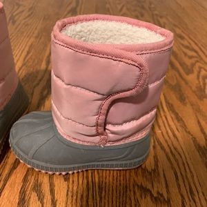 Old Navy toddler winter boots size 6